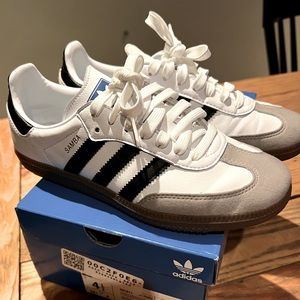 Women’s Adidas Sambas